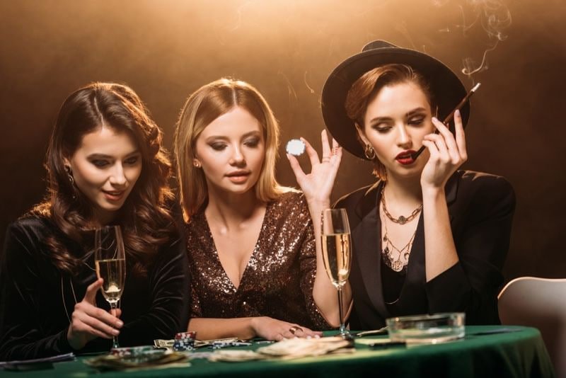 Slot online terbaik dan live casino dengan dealer asli